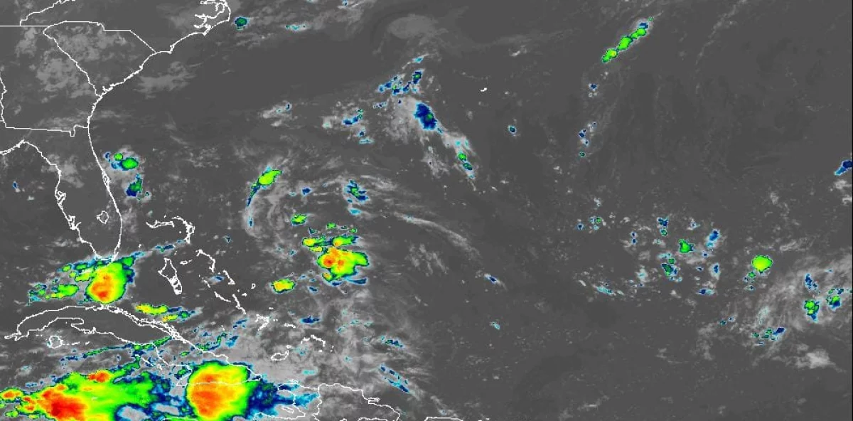 Rain expected over several provinces; Indomet monitoring a system with an 80% chance of becoming a cyclone.