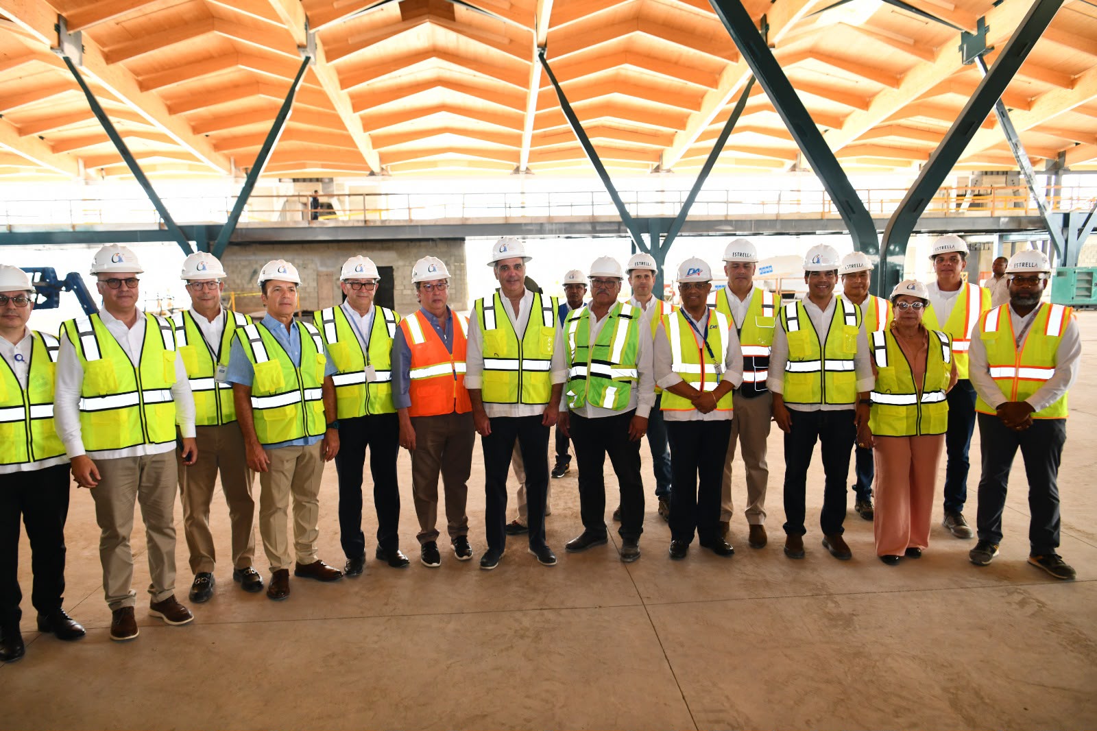 Abinader tours Cibao Airport expansion as first phase reaches 90% completion