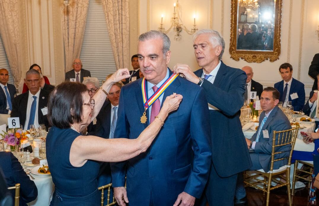 Abinader receives Americas Society’s highest honor for leadership and regional impact