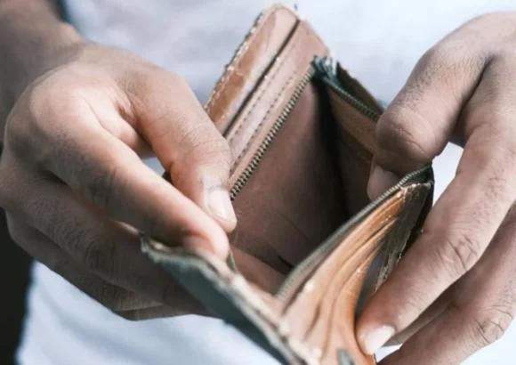 75% of Latin Americans cut other expenses to cover housing costs, according to a study