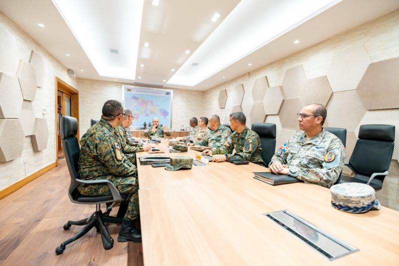 The Ministry of Defense is assessing the situation in Haiti and guaranteeing border security.