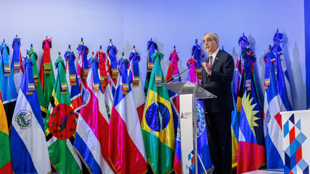 Abinader calls for greater regional cooperation at ECLAC Session in Santiago