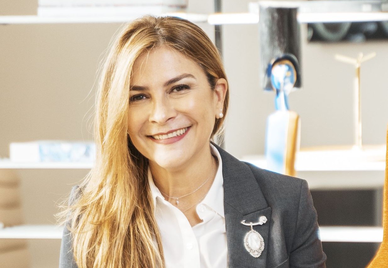 Carolina Mejía named honorary ambassador of Dominican Larimar