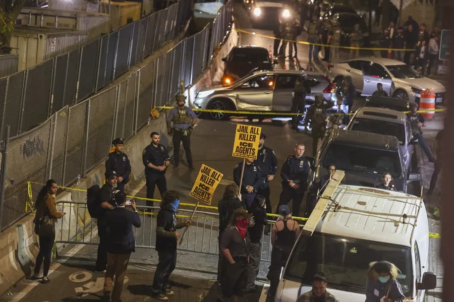 Protests in New York after ICE agent shoots Dominican man during operation