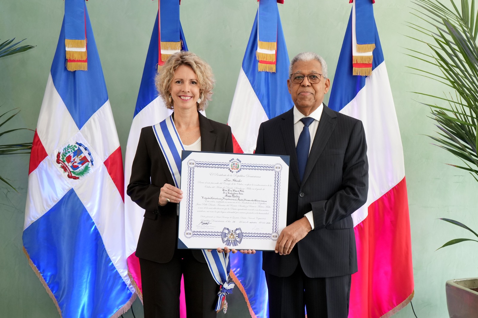 Dominican Republic honors French Ambassador Sonia Barbry