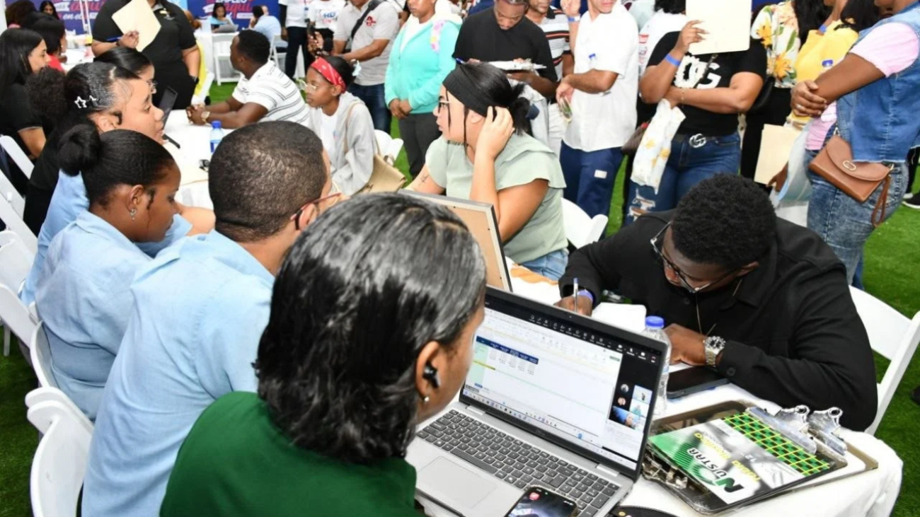 More than 5,000 tourism jobs offered at employment fair in La Romana